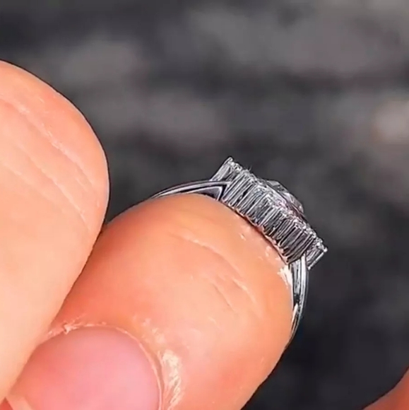 Pear Teardrop 925 Sterling Silver Prong Ring Set - Picture 5 of 10